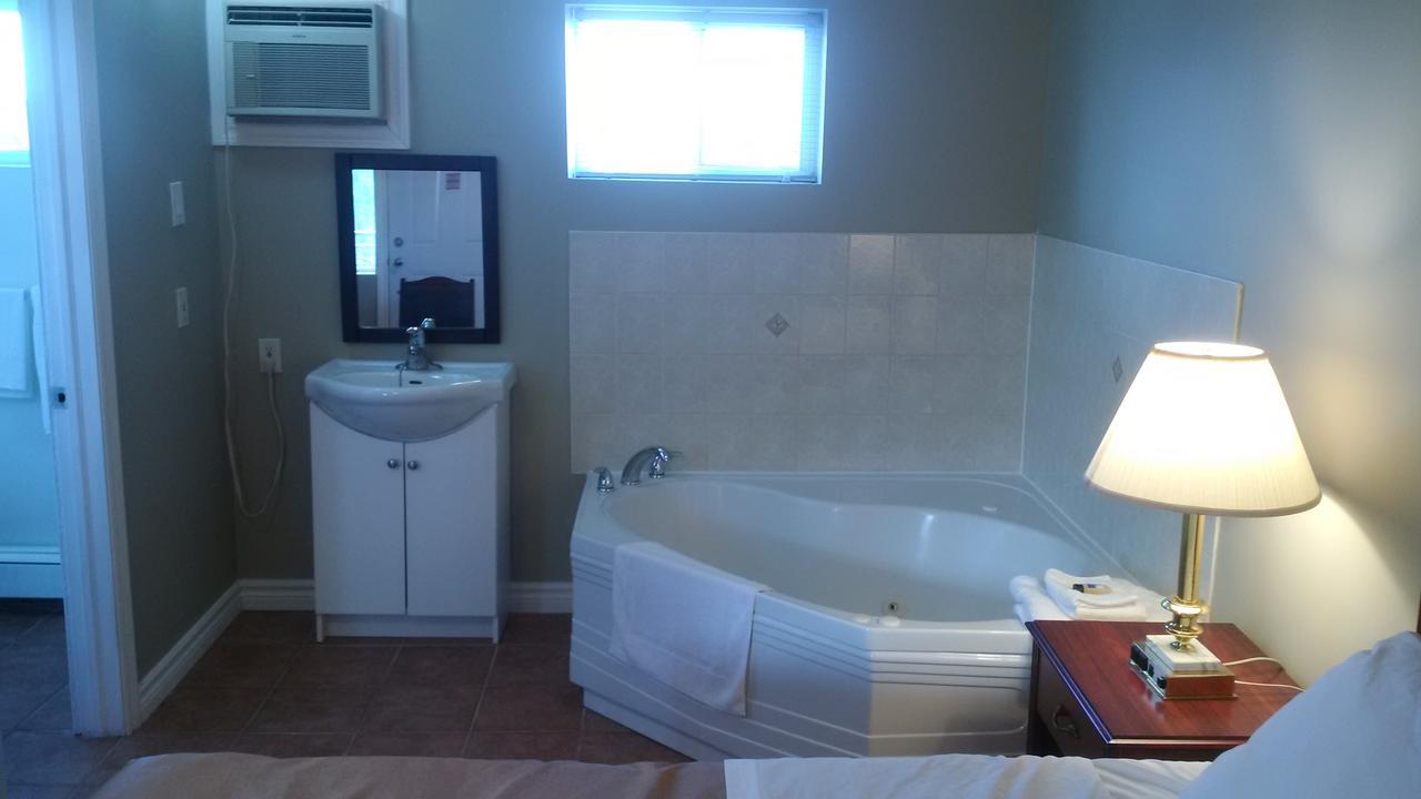 The Highlander Inn ไนแอการาฟอลส์ ภายนอก รูปภาพ