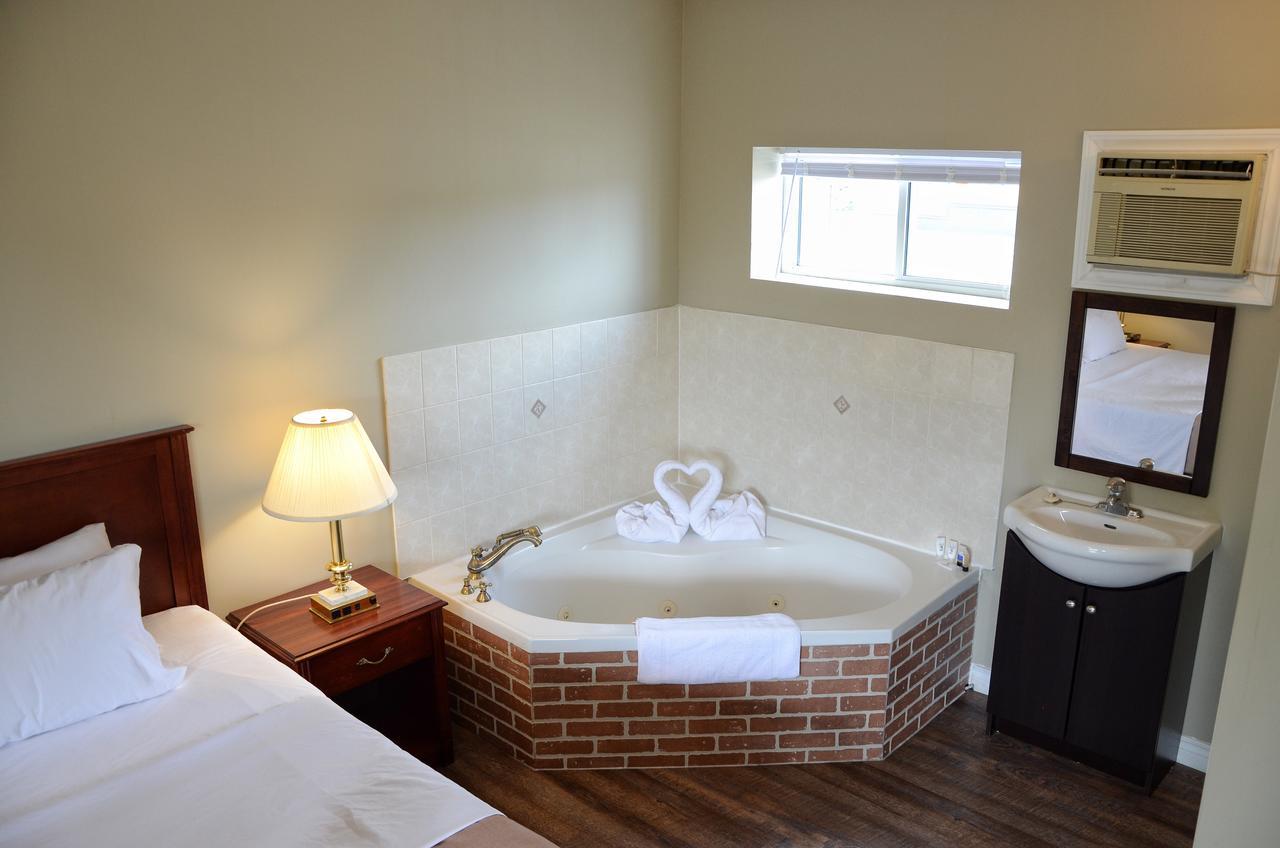 The Highlander Inn ไนแอการาฟอลส์ ภายนอก รูปภาพ